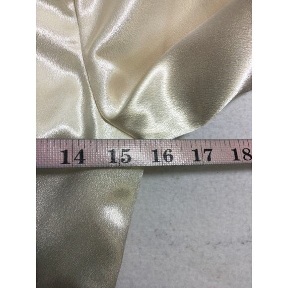 Elegant White Maxi Dress - Picture 6 of 9